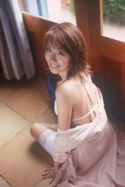 亚洲日韩在线同步中文字幕