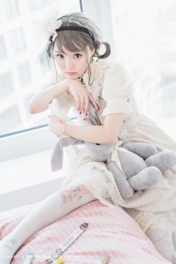 挺进绝色老师的紧窄小肉